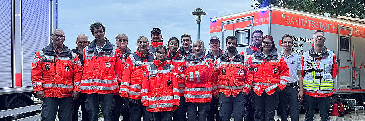 Sanitäterinnen und Sanitäter im Sanitätsdienst Sanitäterinnen und Sanitäter im Sanitätsdienst